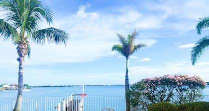 Magnifique copropriété au bord de l'eau à Boca Ciega Resort