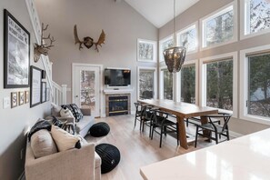 Smart TV, fireplace, DVD player