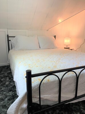 4 Schlafzimmer, Schreibtisch, Bügeleisen/Bügelbrett, Reisekinderbett