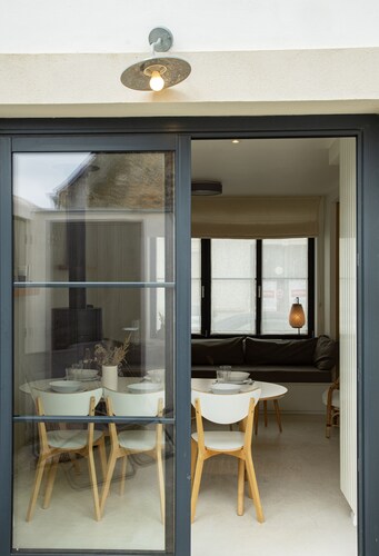 DAS MEERWASSER, 30 Meter vom Meer entfernt, ideale Lage im Herzen des Dorfes.