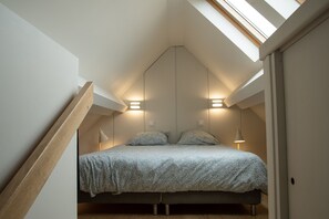 3 slaapkamers, een strijkplank/strijkijzer, wifi, beddengoed