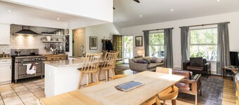 Cozy Shelter Island Cottage, walk to beaches and Mashomack Preserve