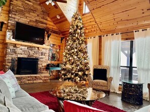 智能电视、壁炉、桌上足球、立体声音响