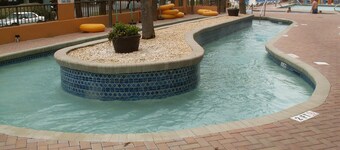 The Blue Heron på The Caravelle Resort
