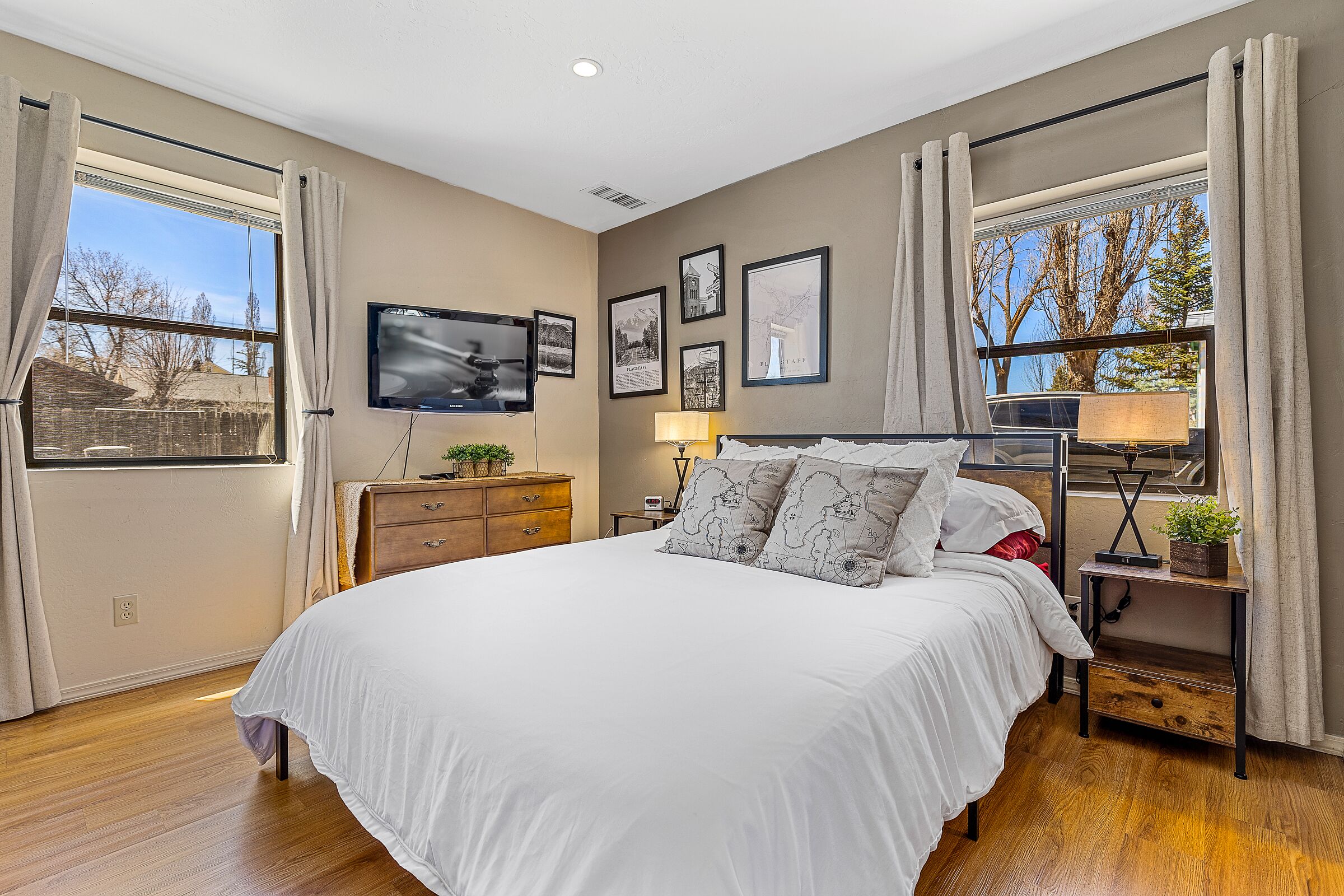 1 bedroom, iron/ironing board, WiFi (free), bed sheets