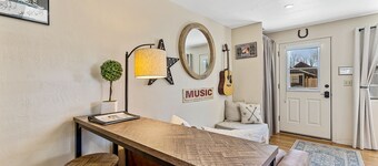 The Music Studio, Historic FLG, Sleeps 3, Private & A/C!