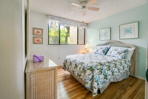 2 bedrooms, WiFi, bed sheets, wheelchair access - Unit127 is Ground level with 2 bedrm 2 baths. Amazing sunsets! (Kailua-Kona)