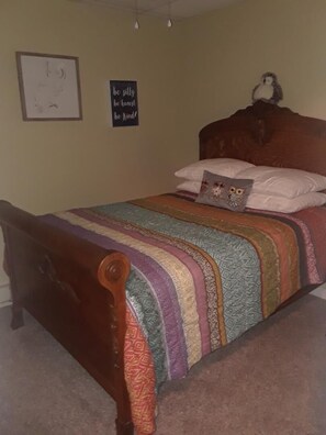 2 bedrooms, iron/ironing board, travel cot, free WiFi