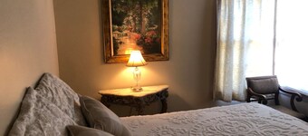 Well appointed 3bdhome in dwtnColumbus,Monthly+ 1/12 blocks to restaurants,shops