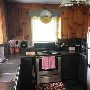 Frigorífic, microones, forn i placa de cuina 