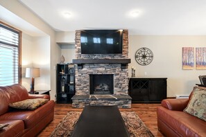 Smart TV, fireplace, Netflix, streaming services