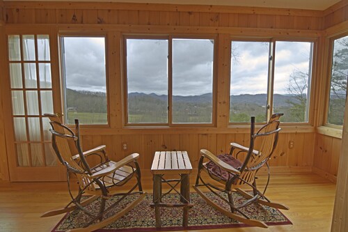   Rated A+ Clean Comfortable - Mtn Views in great secluded setting! PPP pricing!