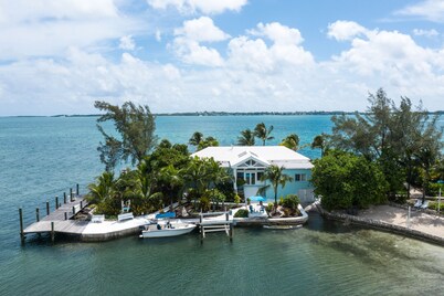 Private island-Harbour Island-PRICES SLASHED!!!