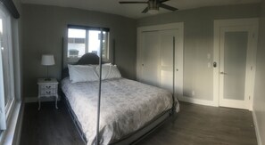 4 slaapkamers, een strijkplank/strijkijzer, wifi, beddengoed