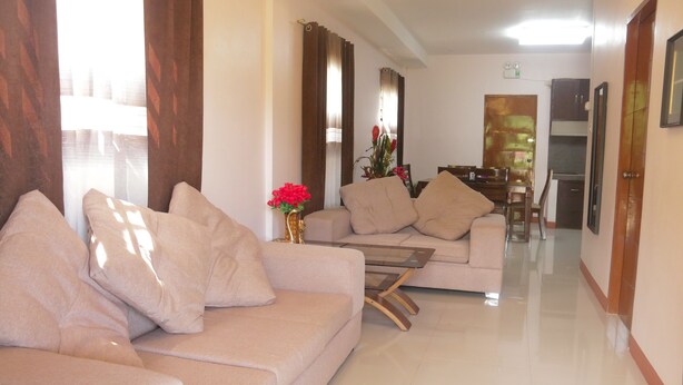 Lobby sitting area - Palawan Island Inn (Coron)