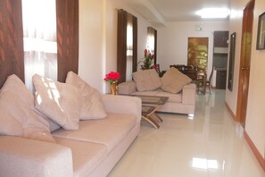 Lobby sitting area - Palawan Island Inn (Coron)