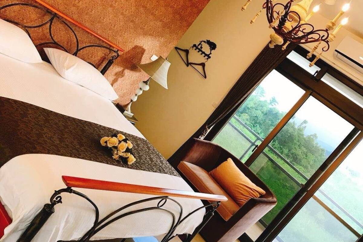 Double Room (302) | Premium bedding, down duvets, memory-foam beds, minibar