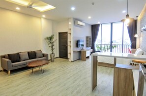 Desk, laptop workspace, blackout drapes, soundproofing - Karta Riverview Apartment (Ho Chi Minh City)