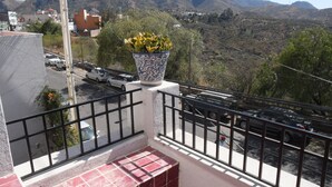 Design Suite, 1 King Bed, Non Smoking | Mountain view - The House of Cinema Guanajuato (Guanajuato)