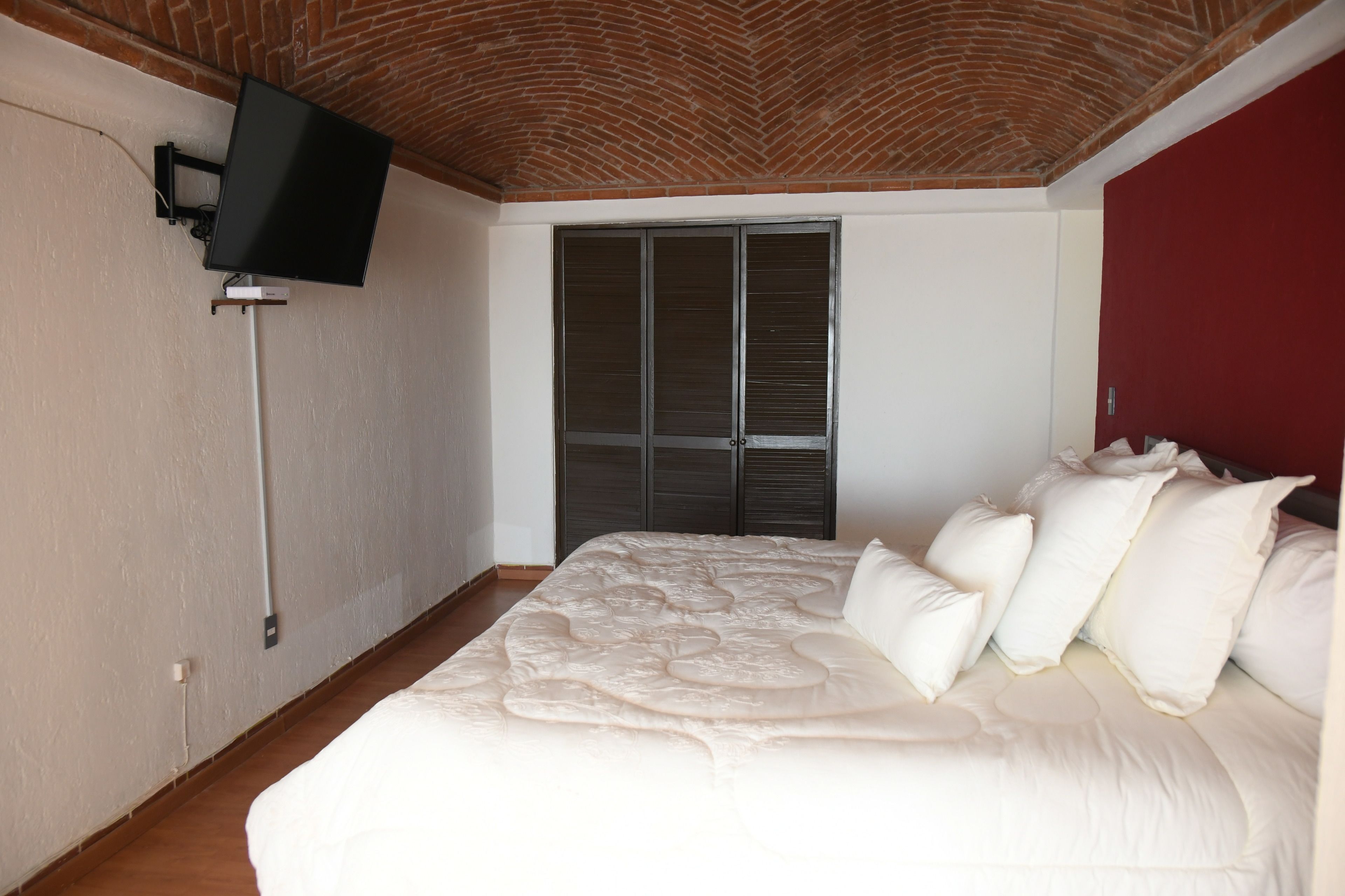 Suite Desain, 1 Tempat Tidur King, Bebas Asap Rokok | Brankas, setrika/meja setrika, Wi-Fi gratis, dan seprai linen