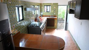 Family Double or Twin Room, Multiple Beds, Non Smoking | Shared kitchen | Fridge, microwave - The House of Cinema Guanajuato (Guanajuato)