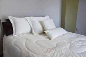 Svit Deluxe - 1 queensize-säng - icke-rökare | Värdeförvaringsskåp på rummet, strykjärn/strykbräda och gratis wi-fi