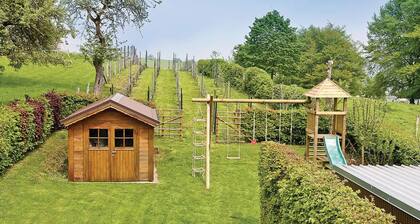 Beautiful home in Compogne-Bertogne