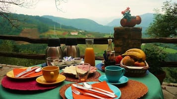 Daily full breakfast (EUR 15 per person)