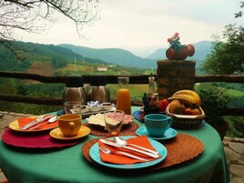 Daily full breakfast for a fee
