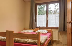 6 bedrooms, travel cot, free WiFi