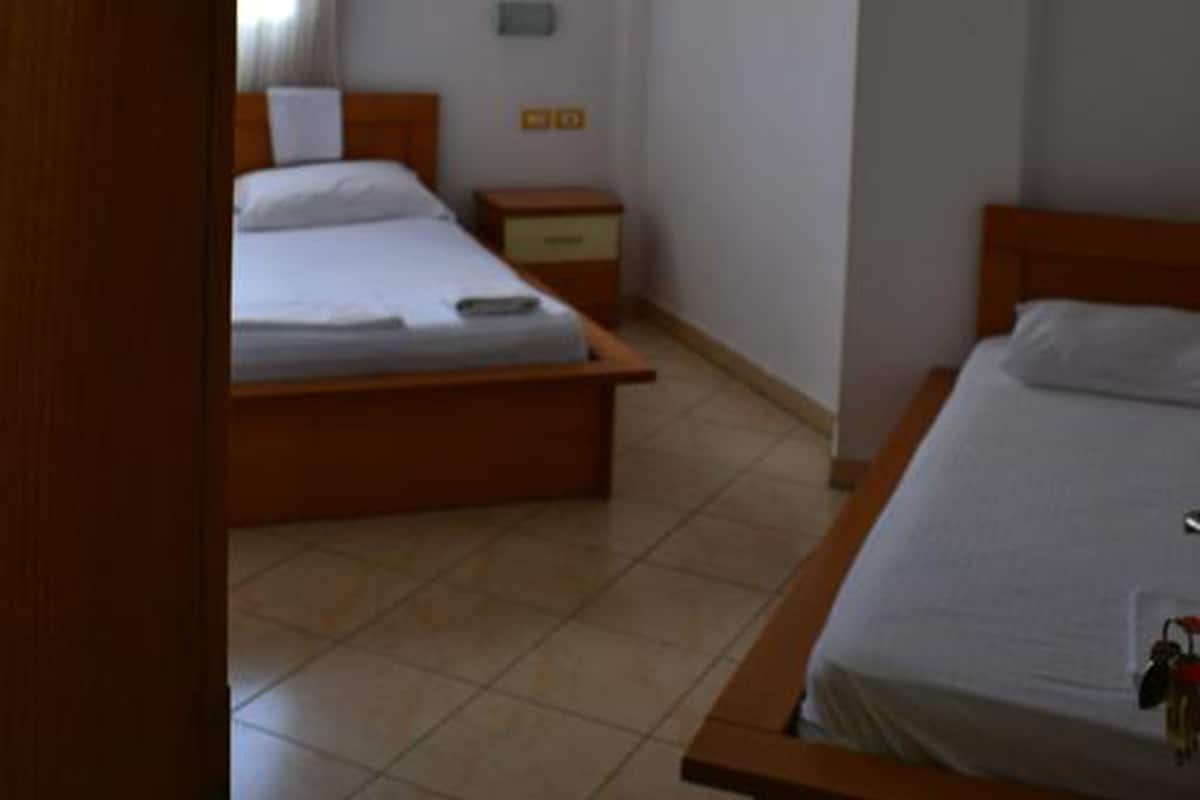 In-room safe, desk, free WiFi