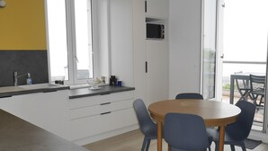 Unclassified image, 5 of 14, button - Central apartment with sea view terrace, pets allowed (Le Palais)