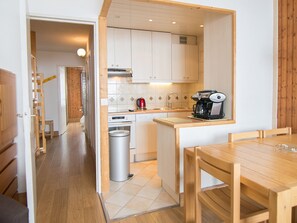 Fridge, microwave, dishwasher - Tignes Apartment, 2 rooms, 500m from slopes (Tignes)