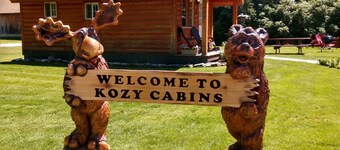 A charming cabin close to Glacier National Park, Flathead Lake, and ski resorts.