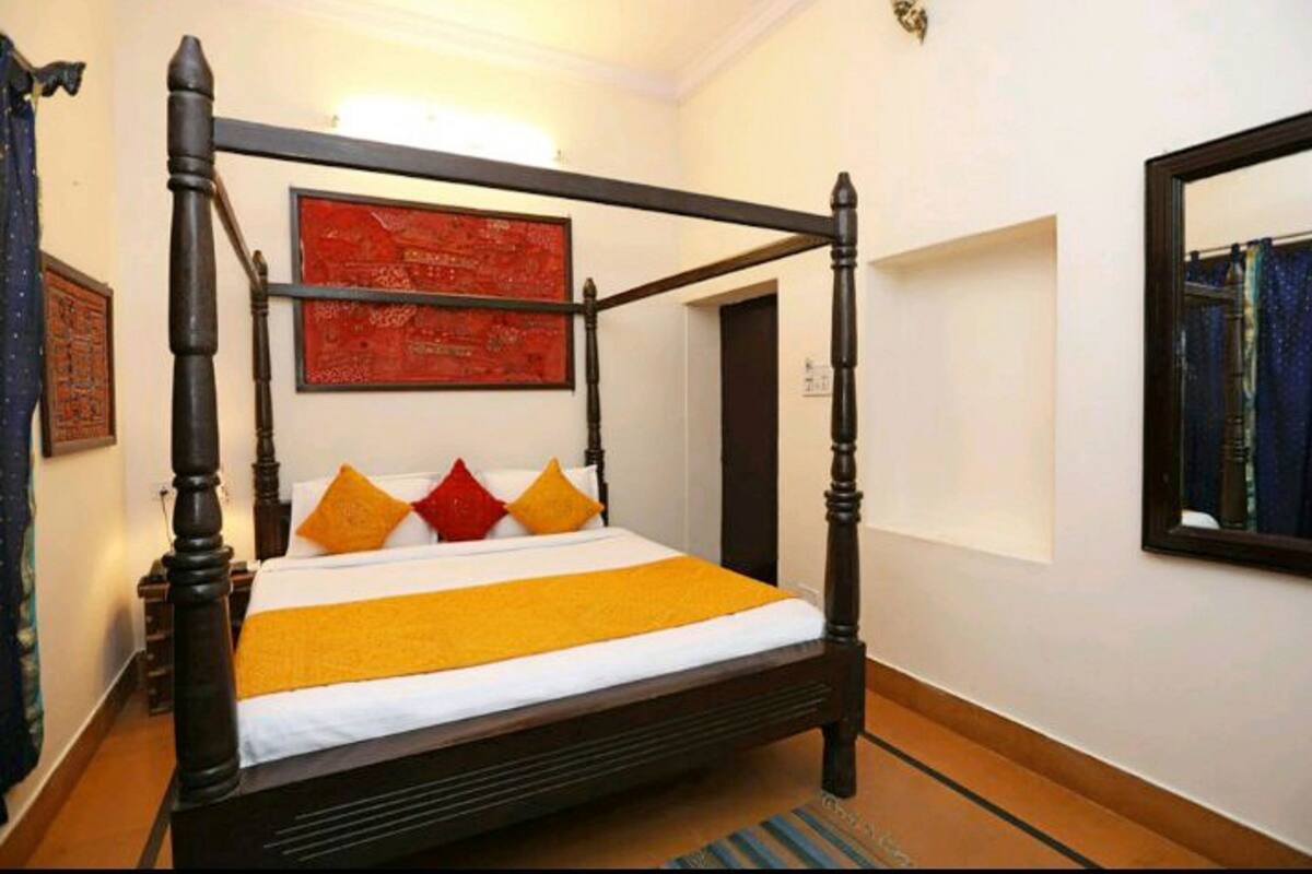 Phòng đôi Deluxe, 1 giường cỡ king, không hút thuốc | Bộ đồ giường cao cấp, bàn, phòng cách âm 