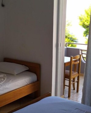 خزنة داخل الغرفة وتجهيزات عازلة للصوت وواي فاي مجانًا وملاءات أسرّة