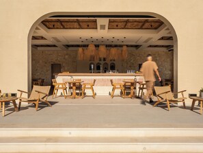 Bar junto a la piscina