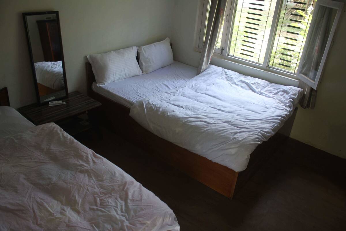 Chambre Deluxe | Coffre-fort, rideaux d’obscurcissement, fer et planche à repasser