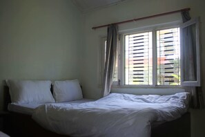 Comfort Cottage, 2 Twin Beds, Smoking | In-room safe, blackout drapes, iron/ironing board, free WiFi - Nature Safari By Hotel The Canopy (Sauraha)