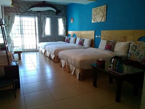 Kamar Keluarga | Tirai kedap cahaya, Wi-Fi gratis, dan seprai linen