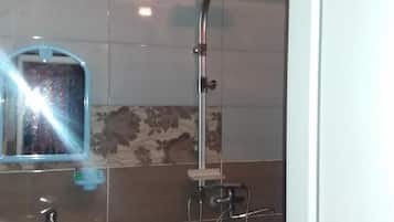Douche, articles de toilette gratuits