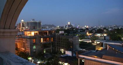 "Jaipur Apartment Stays" S2 Secluded 2 BHK Apartment Leafy central Civil Lines