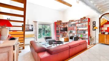 TV, DVD player
