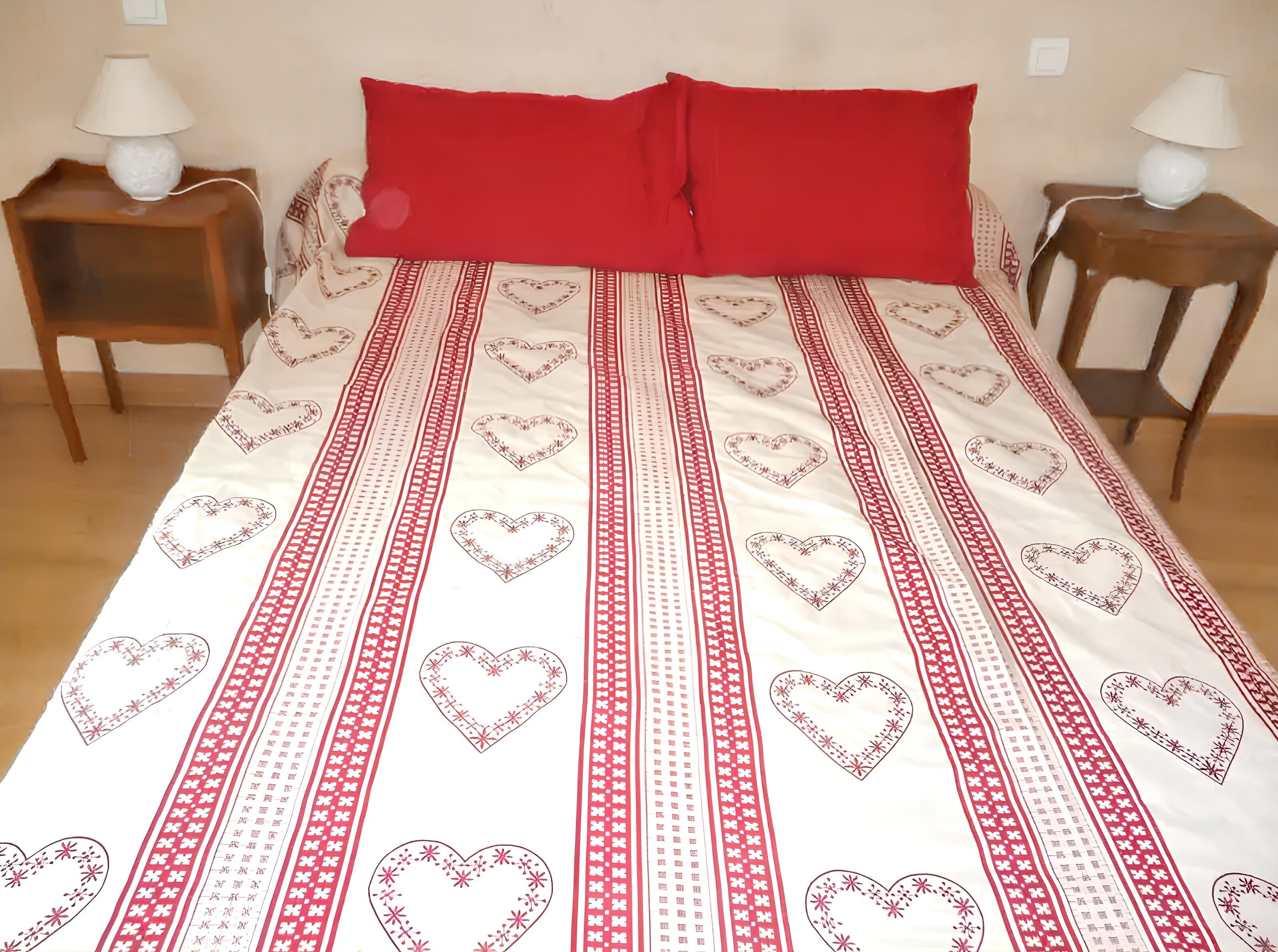 4 chambres, fer et planche à repasser, lit parapluie, Wi-Fi gratuit