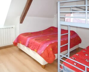 4 bedrooms, iron/ironing board, free WiFi, bed sheets - Homerez - House in Bernac-Dessus (Bernac-Dessus)