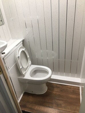 Slippers, towels - UK HOLIDAY HOMES (Smethwick)