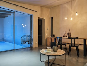 Vil·la de luxe, piscina privada (South) | Minibar, caixa forta a l'habitació i decoració individual