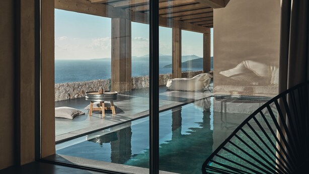 A modern infinity pool with a clear view of the sea and mountains. - Vais luxury villas (Zakynthos)