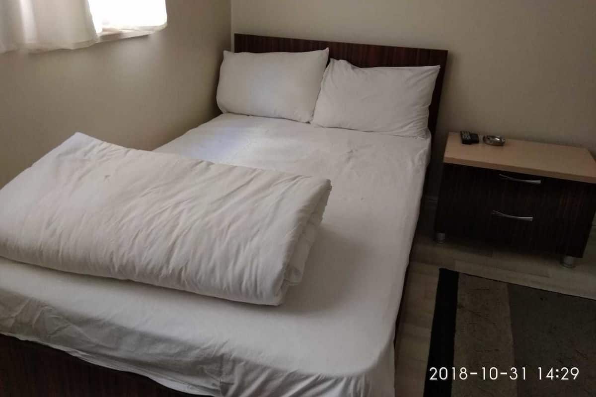 single room | free wifi, bed sheets, wheelchair access