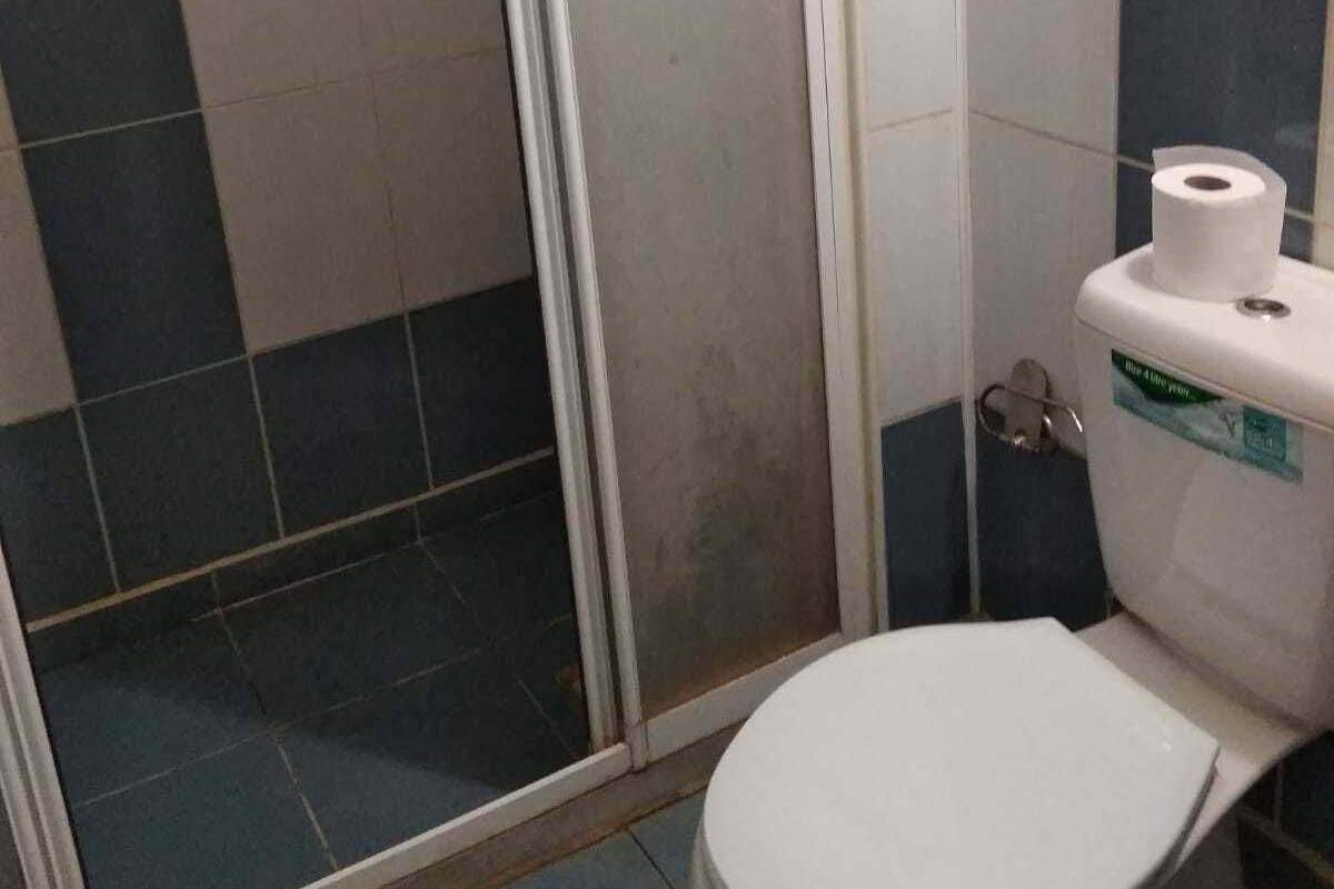 shower, free toiletries, hair dryer, slippers